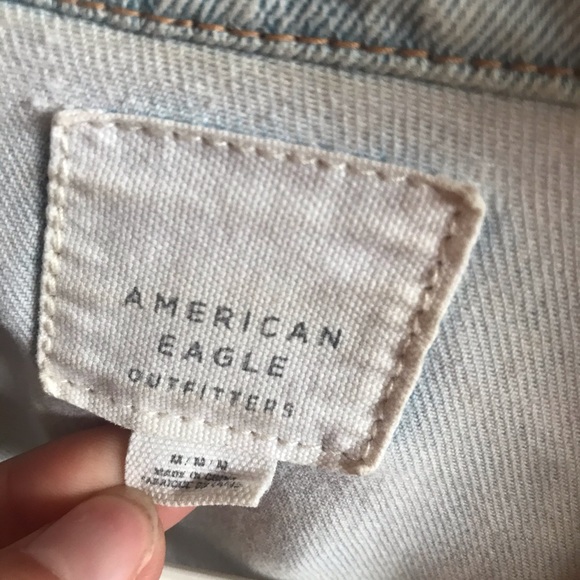 Light washed jean jacket - Picture 2 of 3